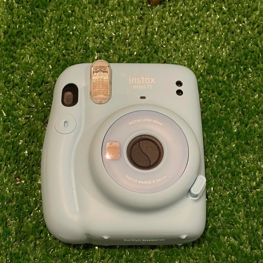 Fujifilm Instax Mini 11 Camera